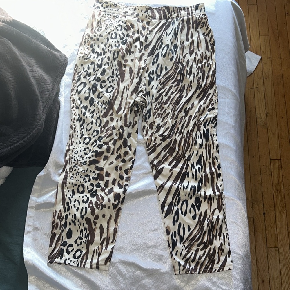 Animal print women pant size Large
